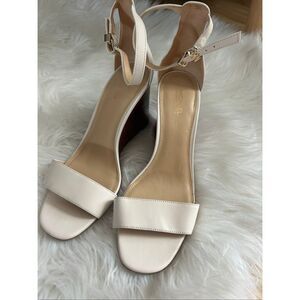 Michael Kors Women’s Cream Leather Open Toe Wedge Sandals Size: 7M